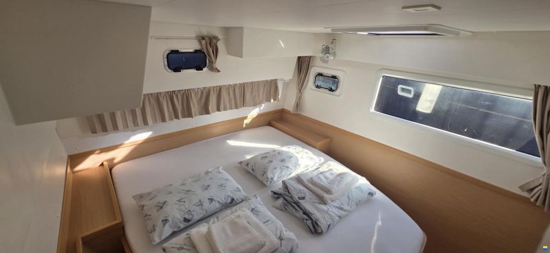 Lagoon 42