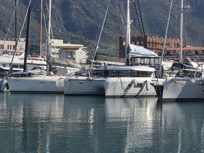 Lagoon 42