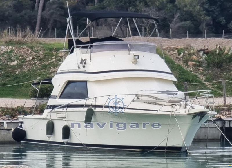 Bertram Yacht 37' SF