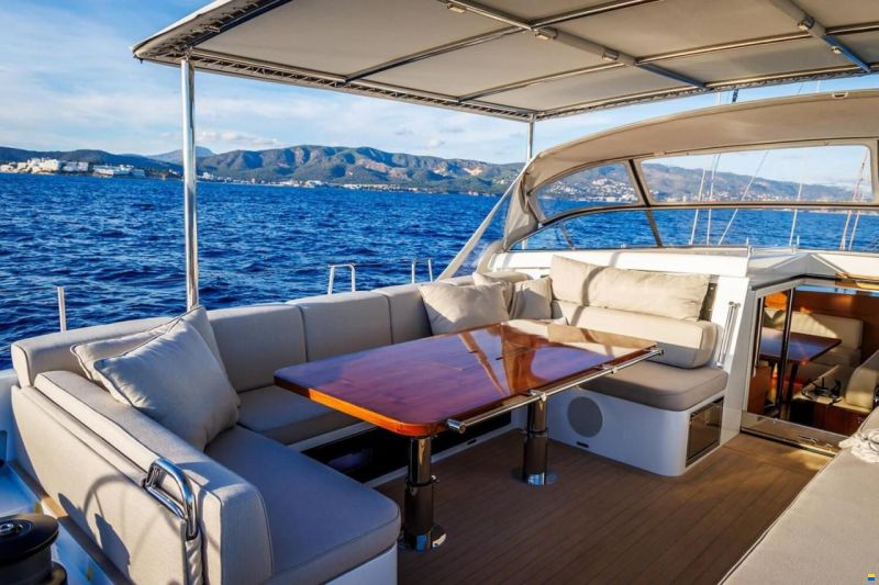 Y-Yachts Y9