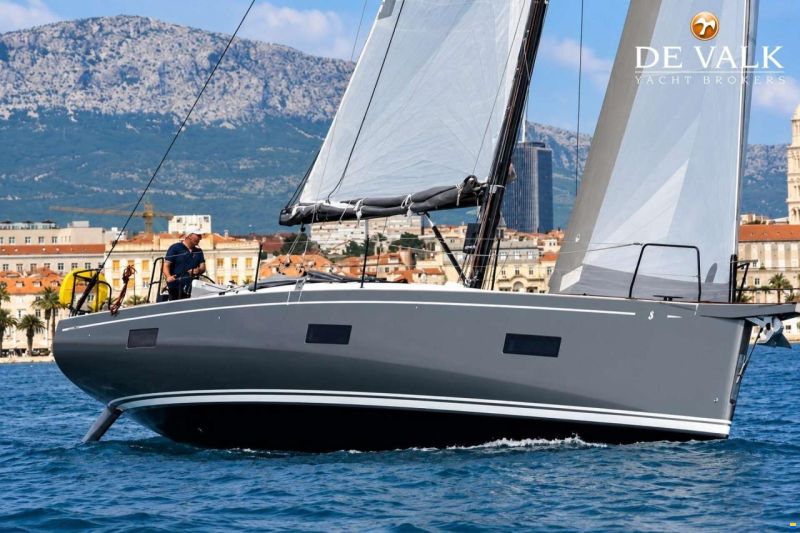 Beneteau First 44