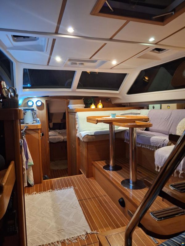 Wauquiez 40 Pilot Saloon