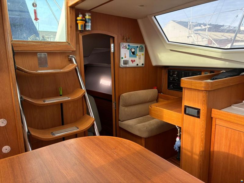 Wauquiez 40 Pilot Saloon