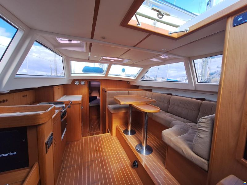 Wauquiez 40 Pilot Saloon