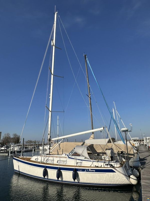 Hallberg-Rassy HR 372