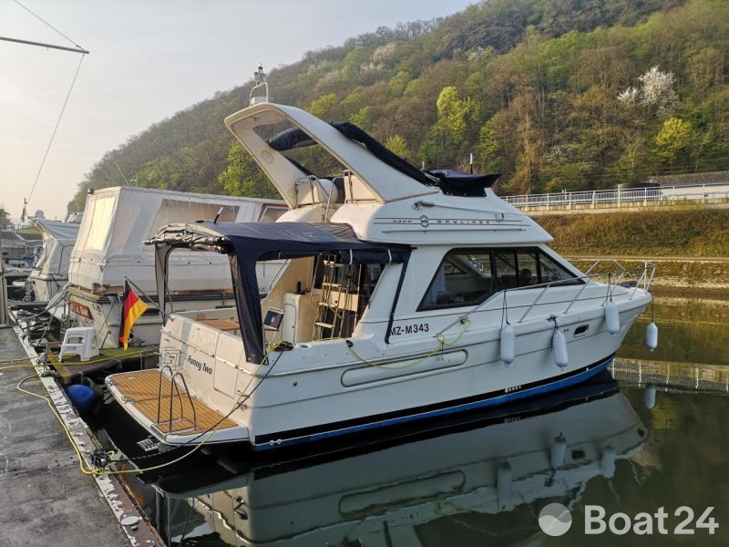 Bayliner 3388 Command Bridge