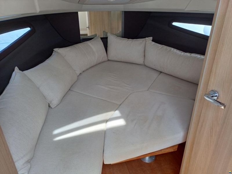 Cranchi Endurance 30