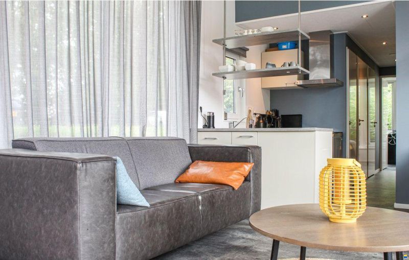 Aquavive Houseboat 1500 Met Vaste Overne