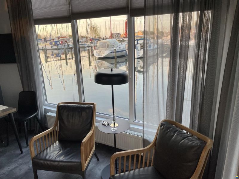 Aquavive Houseboat 1500 Met Vaste Overne