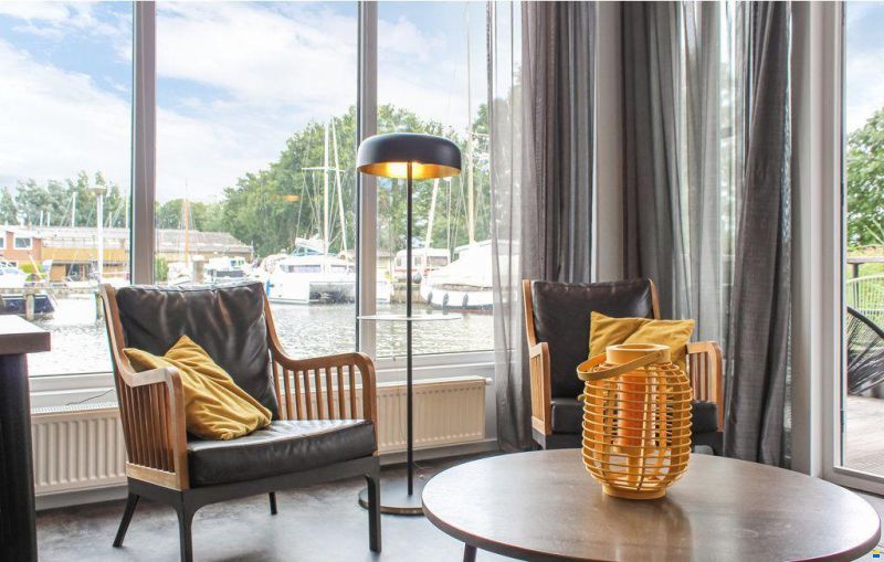 Aquavive Houseboat 1500 Met Vaste Overne