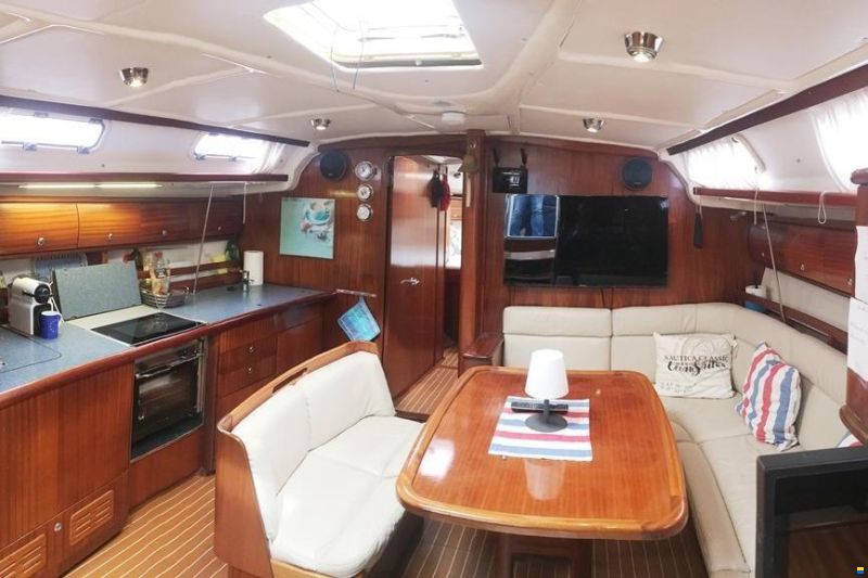 Bavaria 44