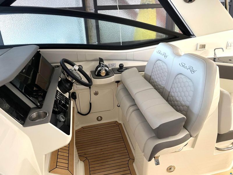 Sea Ray 320 Sundancer