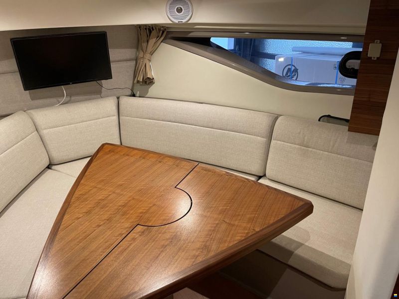 Sea Ray 320 Sundancer