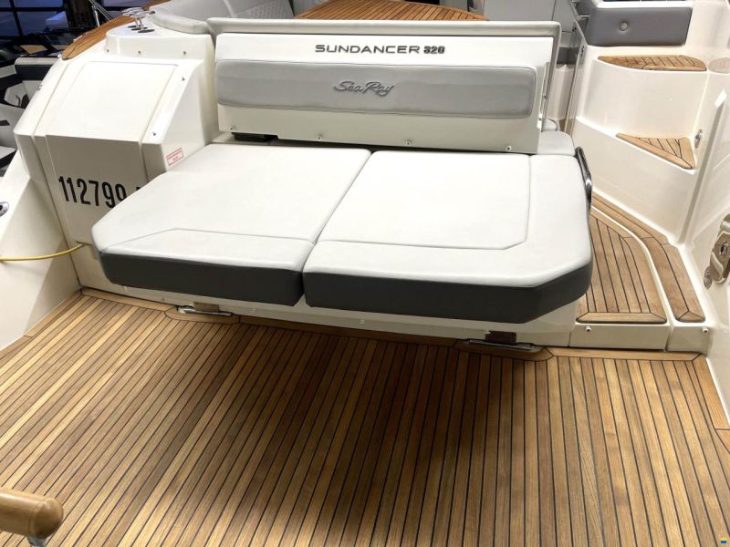 Sea Ray 320 Sundancer