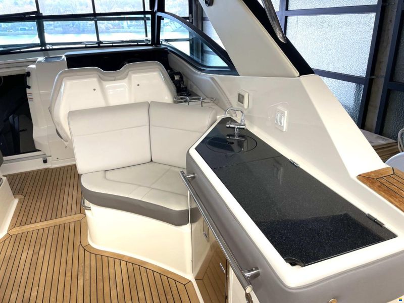 Sea Ray 320 Sundancer
