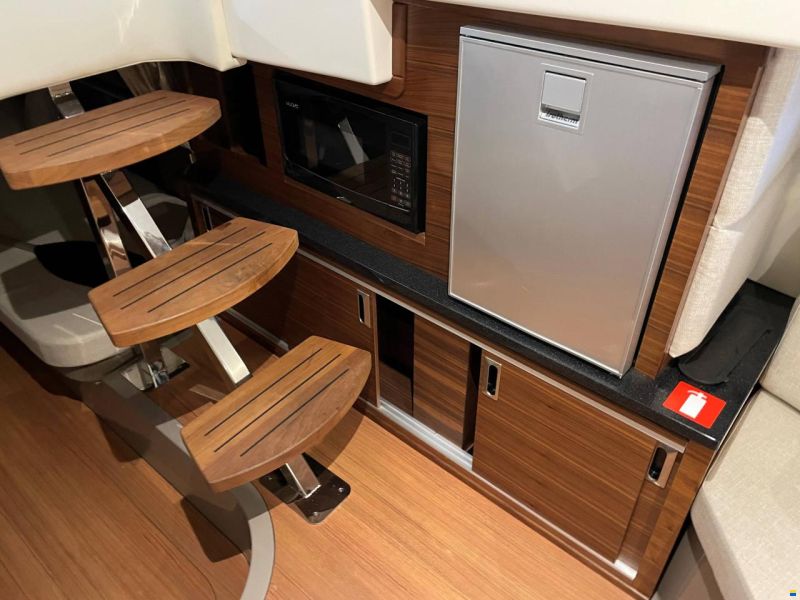 Sea Ray 320 Sundancer