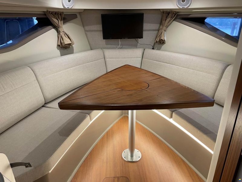 Sea Ray 320 Sundancer