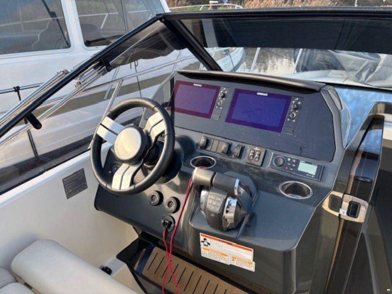 Quicksilver 875 Sundeck Active