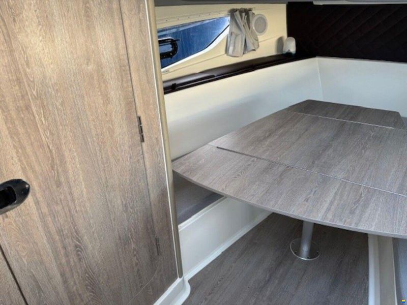 Quicksilver 875 Sundeck Active