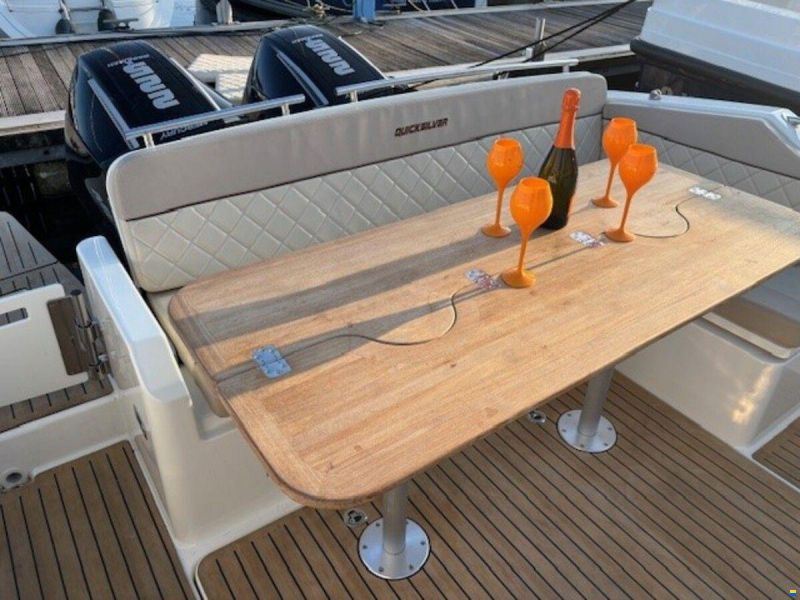Quicksilver 875 Sundeck Active