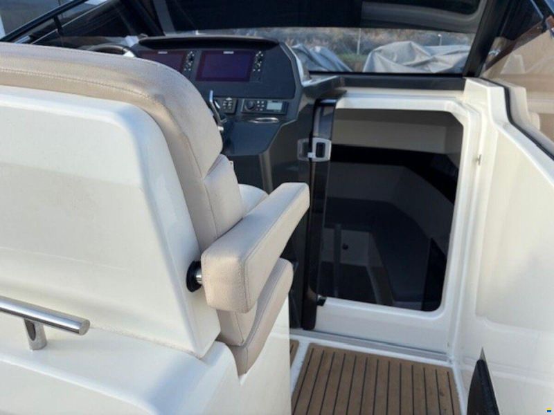 Quicksilver 875 Sundeck Active