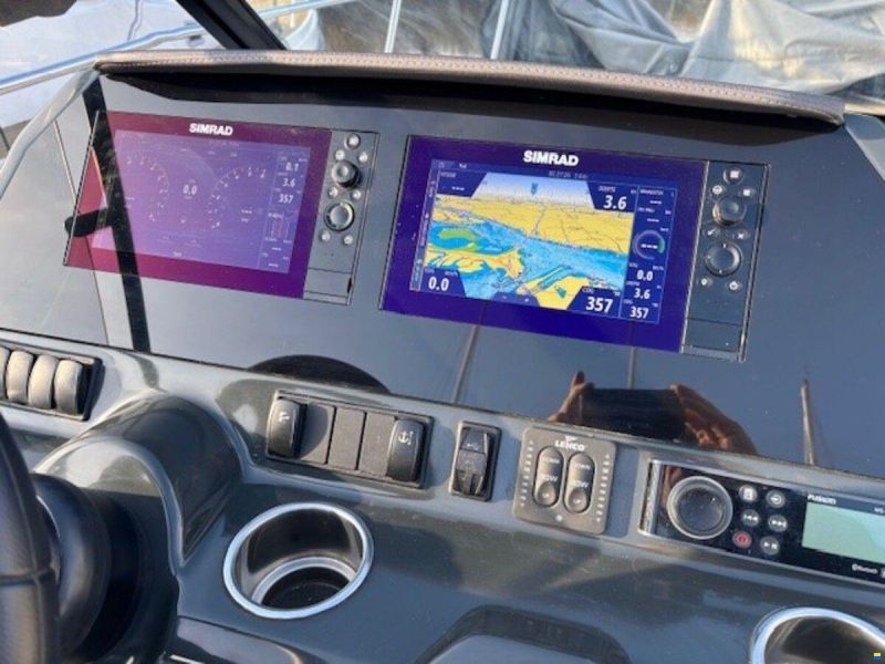 Quicksilver 875 Sundeck Active