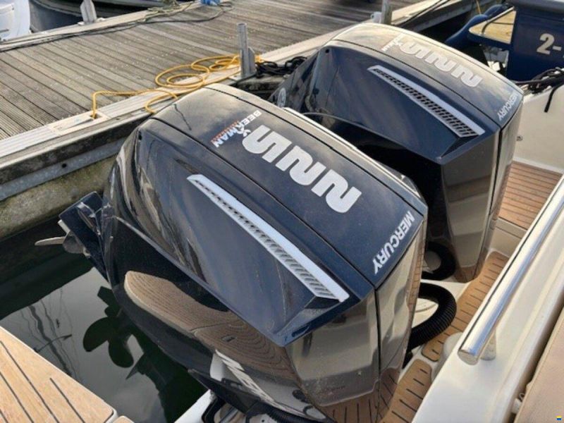 Quicksilver 875 Sundeck Active