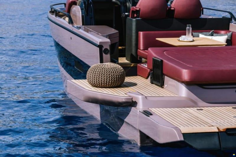 Cranchi A32 Luxury Tender