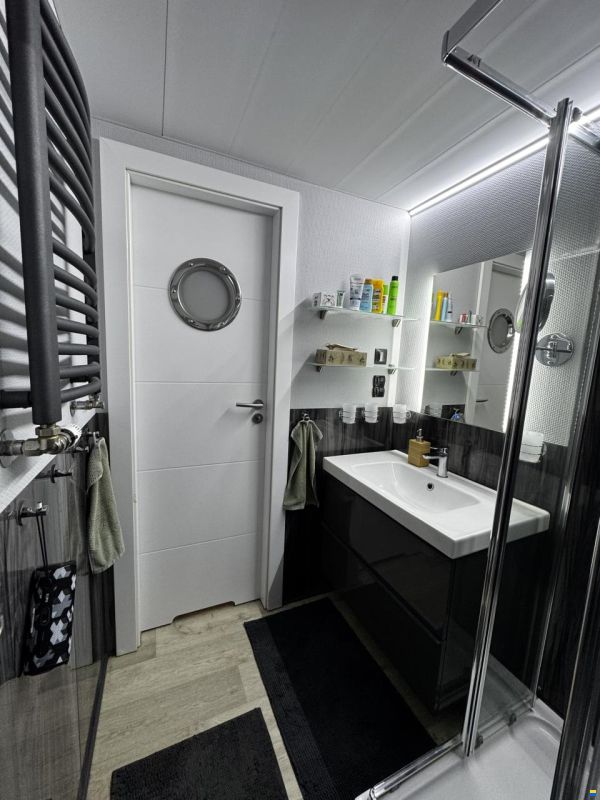 La Mare Schwimmendes City-Apartment in Bremen