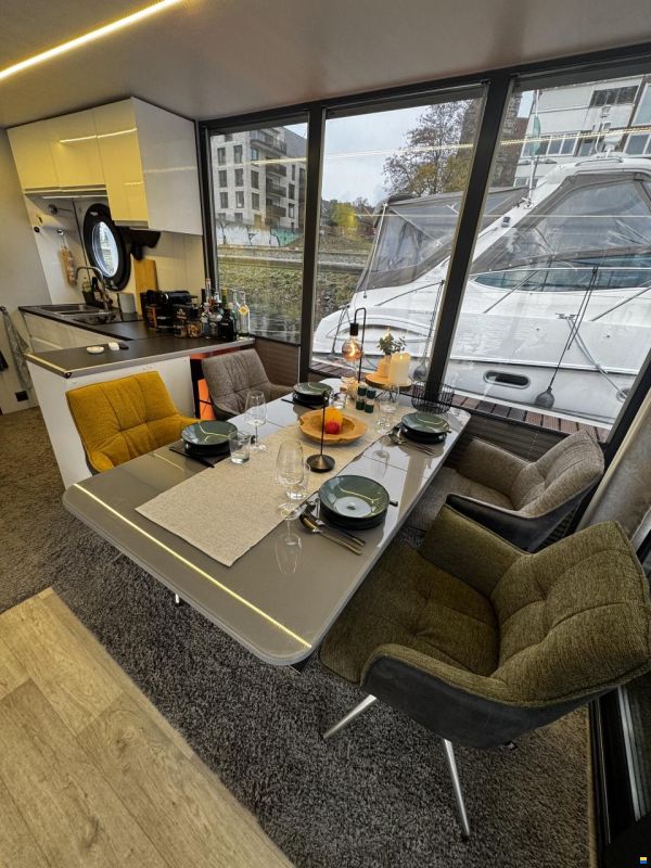 La Mare Schwimmendes City-Apartment in Bremen