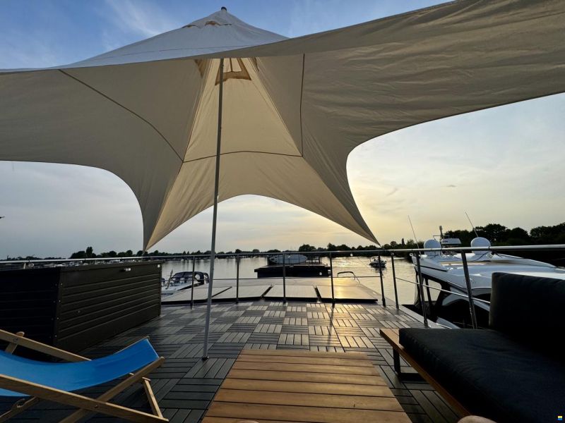 La Mare Schwimmendes City-Apartment in Bremen