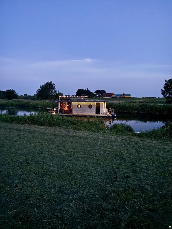 La Mare Schwimmendes City-Apartment in Bremen