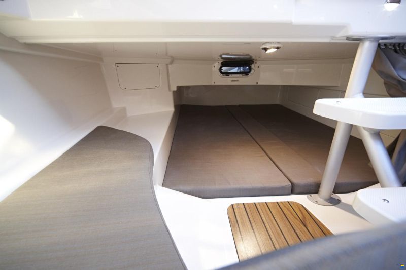 Quicksilver ACTIV 805 Cruiser