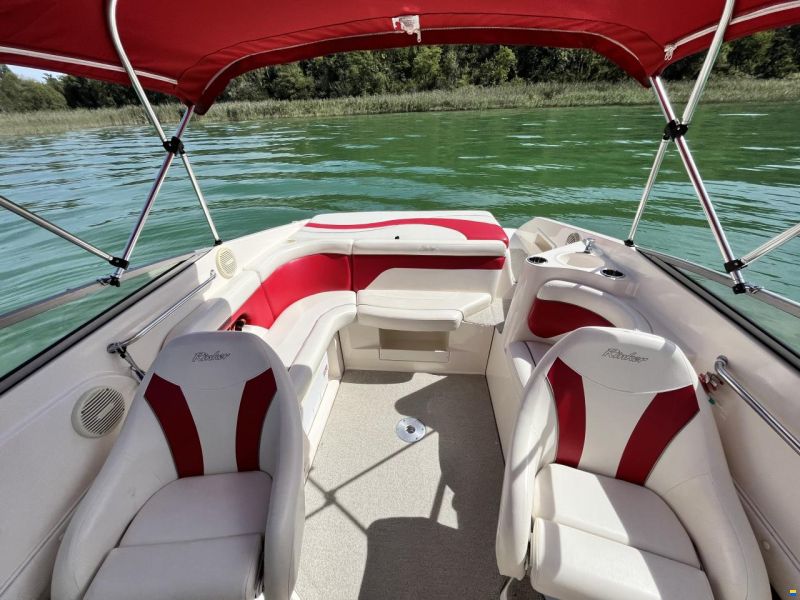 Rinker 232 Captiva Cuddy