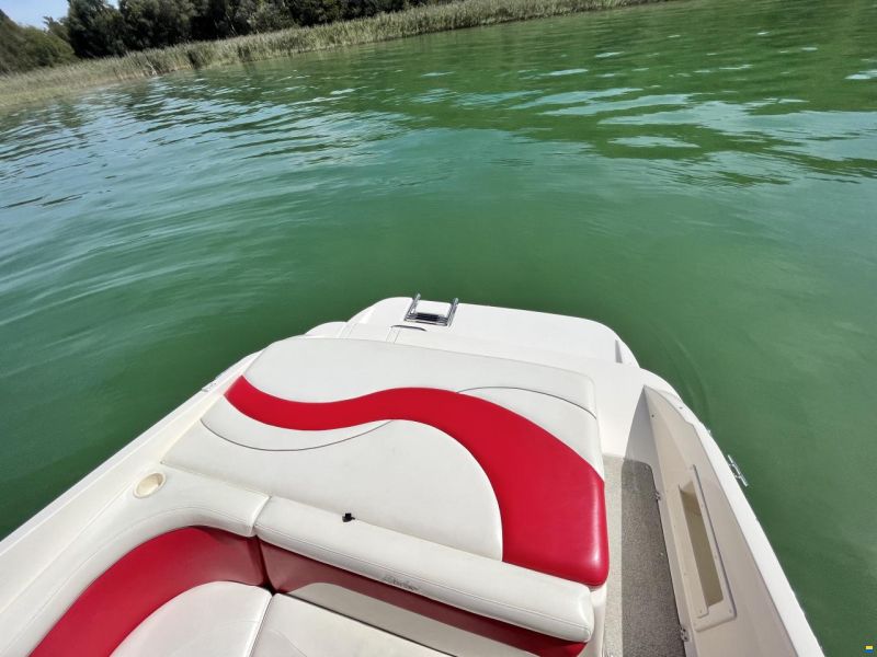 Rinker 232 Captiva Cuddy