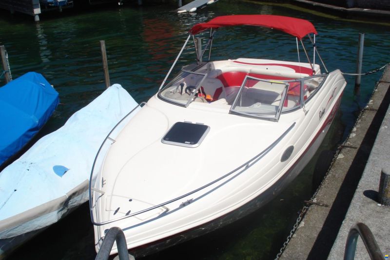 Rinker 232 Captiva Cuddy