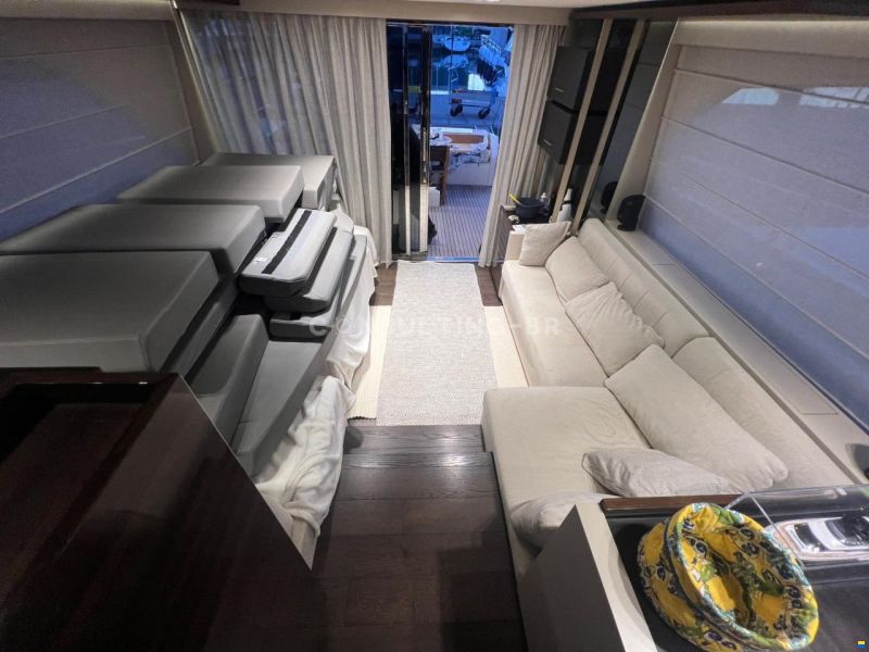 Ferretti 670 Fly