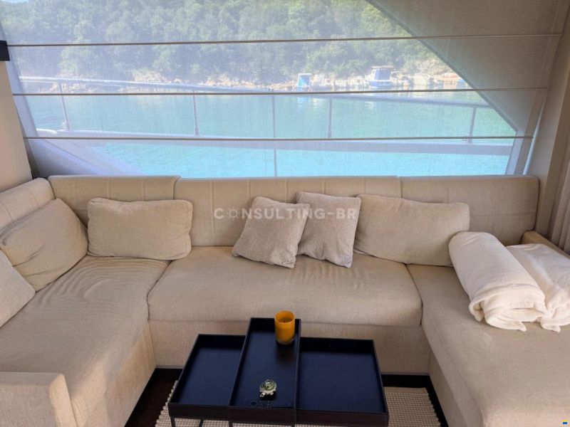Ferretti 670 Fly