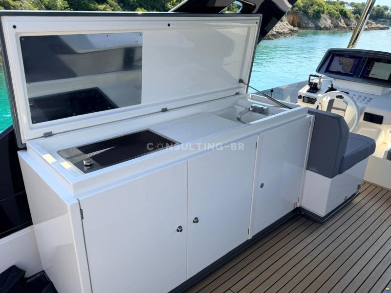 Ferretti 670 Fly