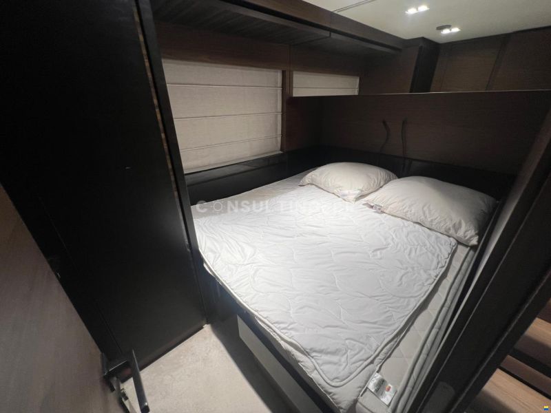 Ferretti 670 Fly