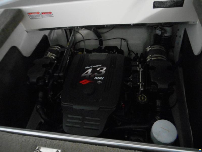 Sea Ray 220
