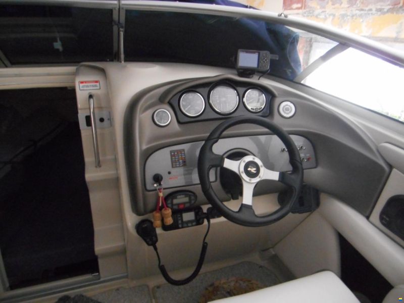 Sea Ray 220