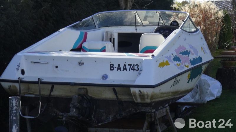 APEX Crowline Bayside 590