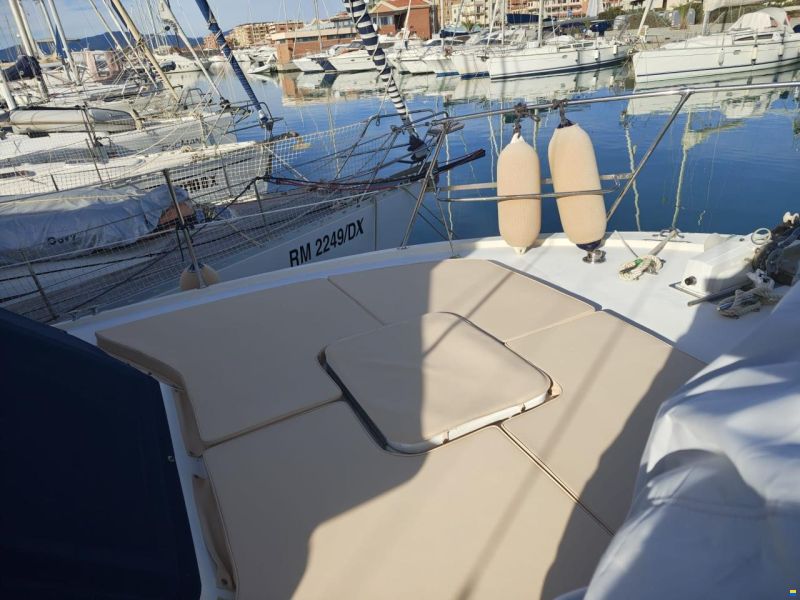 Hatteras 38