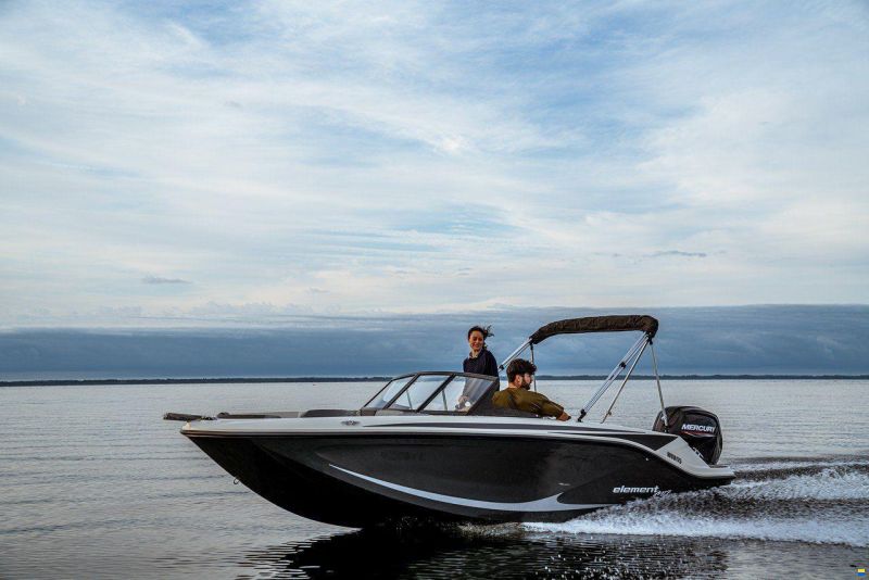 Bayliner ELEMENT M17