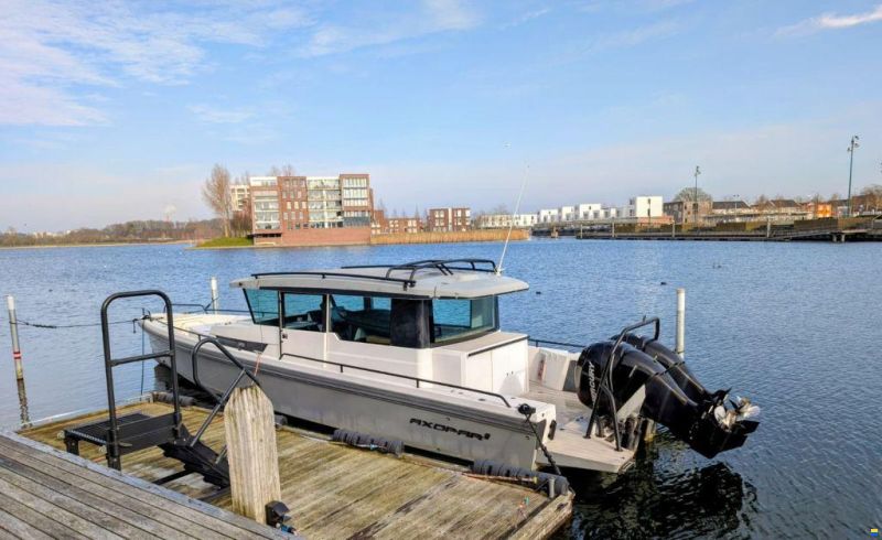 Axopar 37 Cabin
