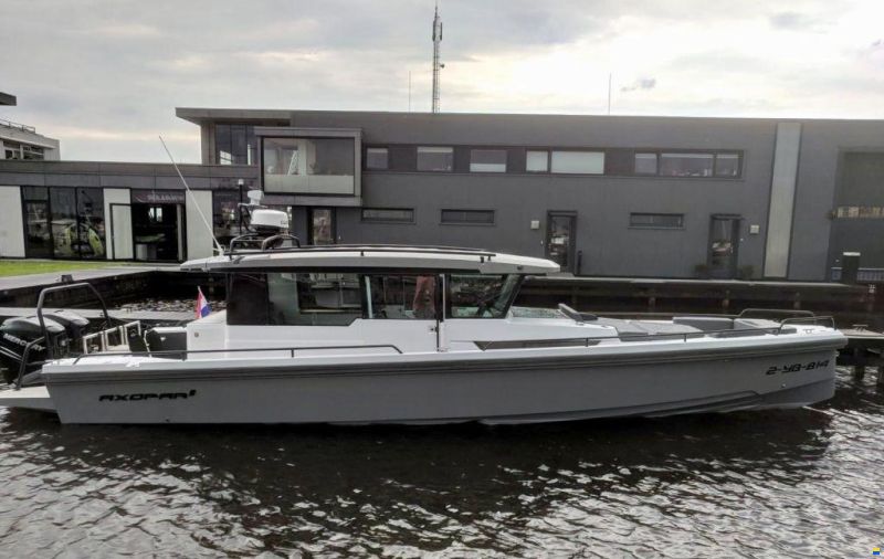 Axopar 37 Cabin