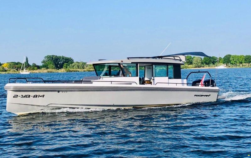 Axopar 37 Cabin