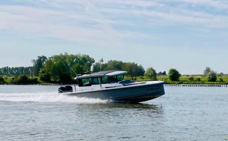 Axopar 37 Cabin