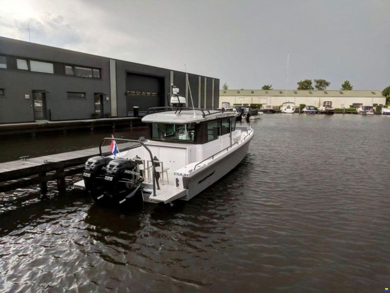 Axopar 37 Cabin